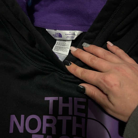 The North Face hoodie, size small. - Picture 2 of 2